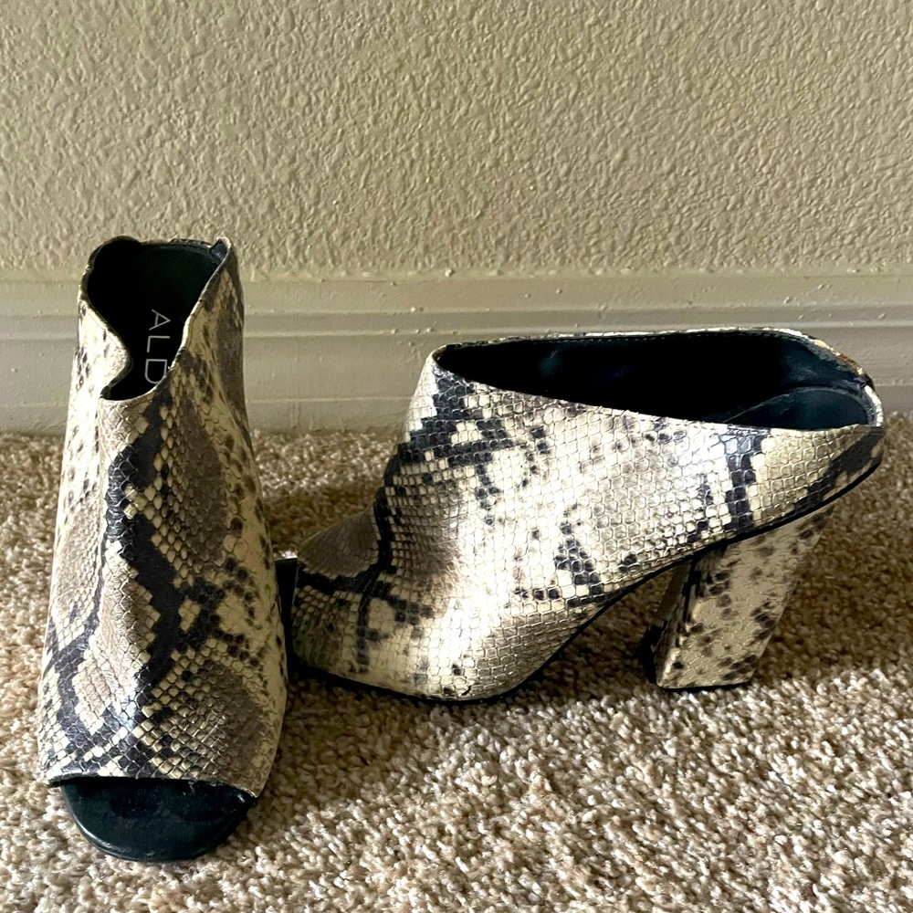 Snakeskin pumps from Aldo!
